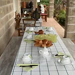 Couette-café De La Et Baldaquin Sarrola-Carcopino