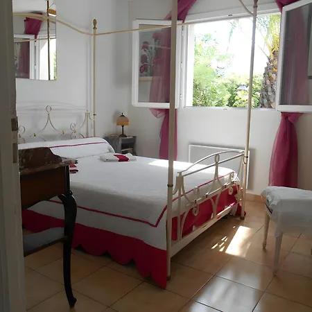 De La Et Baldaquin Bed and breakfast