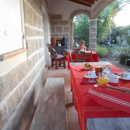Bed & Breakfast De La Et Baldaquin Sarrola-Carcopino