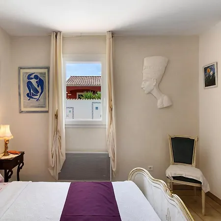 Bed & Breakfast De La Et Baldaquin Sarrola-Carcopino