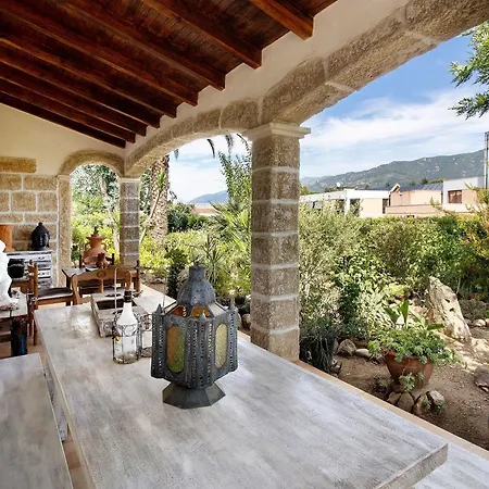 Bed & Breakfast De La Et Baldaquin Sarrola-Carcopino